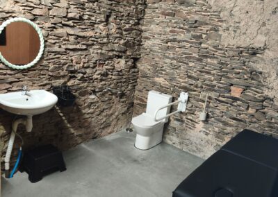 installation toilette pmr ferme